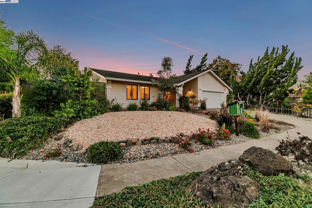 1301 Quema Dr
