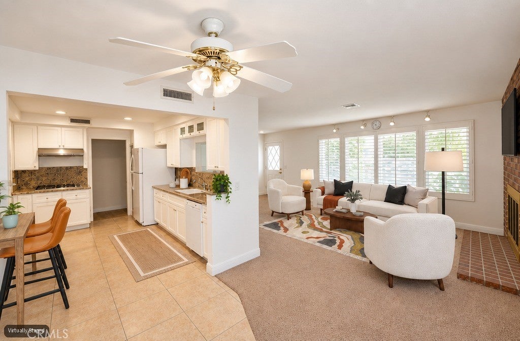 851 S Danbrook