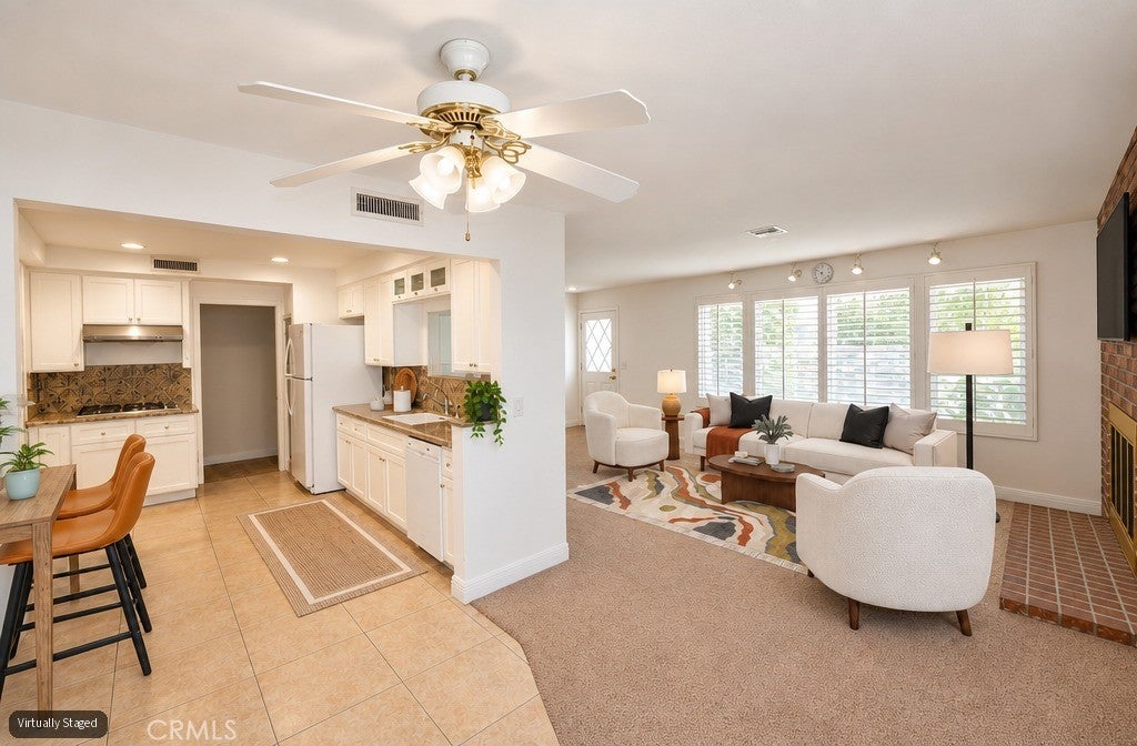 851 S Danbrook