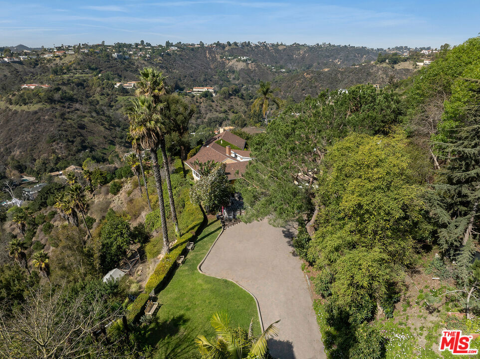 1037 Bel Air Court