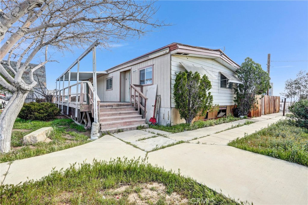 Photo 1 of 22 — 20695 Dale Evans Pkwy, Apple Valley, CA 92307