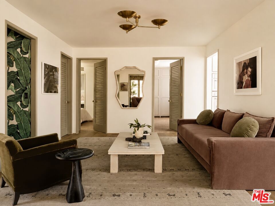 2633 Mandeville Canyon Road