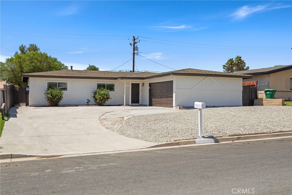 Welcome to this charming remodeled home located in the desirable North Eastside neighborhood in Moreno Valley, Ca. This home has dual pane windows, central AC, new LVP flooring throughout, white shaker kitchen and bathroom cabinets, quartz countertops, a large laundry and storage area off the garage, an en suite private bathroom for primary bedroom with a tiled shower, and much more.