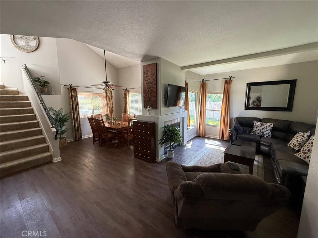 42086 Paseo Brillante