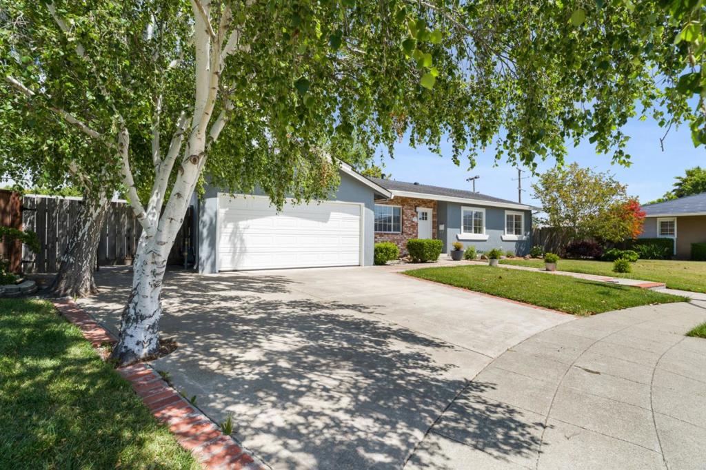 8633 Briarwood Lane