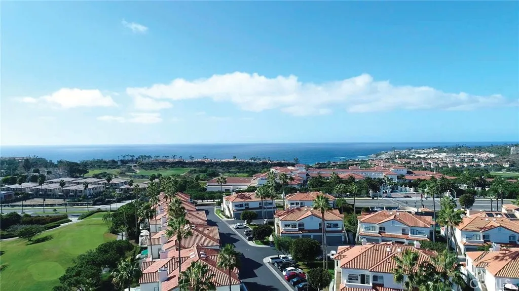 Dana Point, California 92629, United States, 2 Bedrooms Bedrooms, ,2 BathroomsBathrooms,Residential,Active,253339