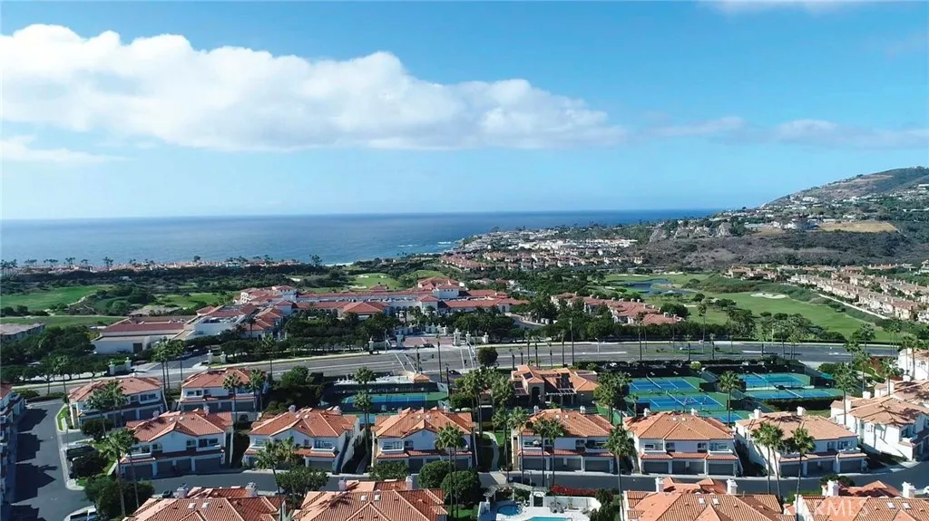 Dana Point, California 92629, United States, 2 Bedrooms Bedrooms, ,2 BathroomsBathrooms,Residential,Active,253339