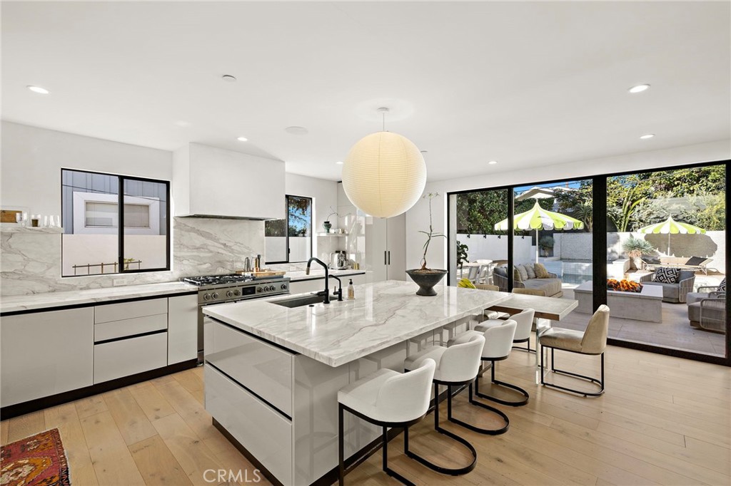 228 W Avenida Cordoba