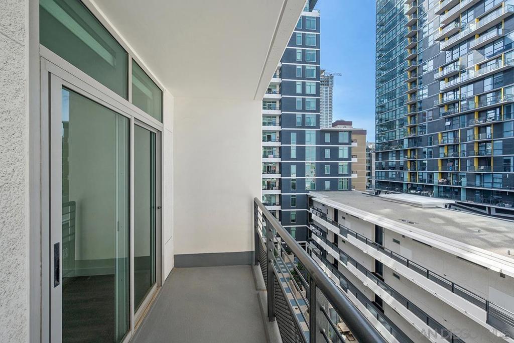 425 W Beech Street 721