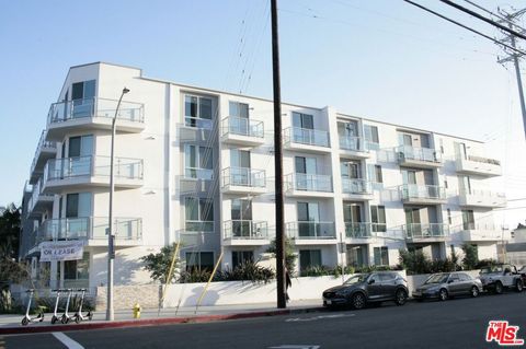 Photo of 1301 S Westgate Avenue #302, Los Angeles, CA 90025 (MLS # 25506095) Photo of 1301 S Westgate Avenue #302, Los Angeles, CA 90025 (MLS # 25506095)