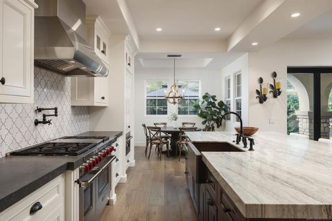 18085 Via Roma Yorba Linda CA 92886