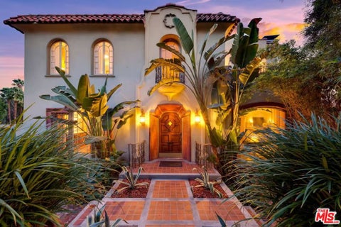 Photo of 6538 Cahuenga Terrace, Los Angeles, CA 90068 (MLS # 26980805)
