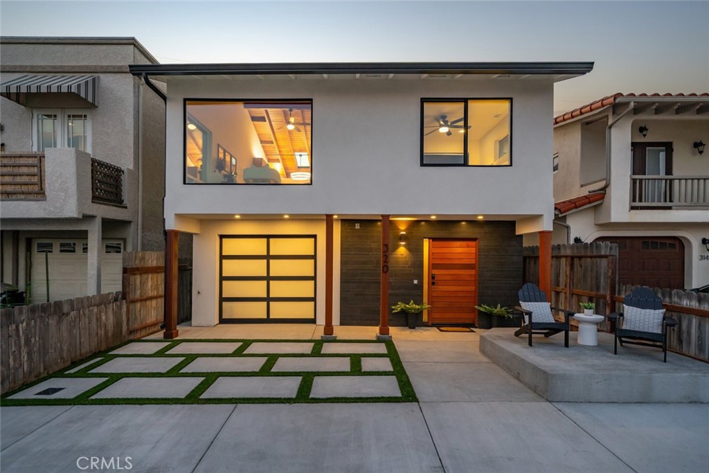 320 Capistrano Avenue