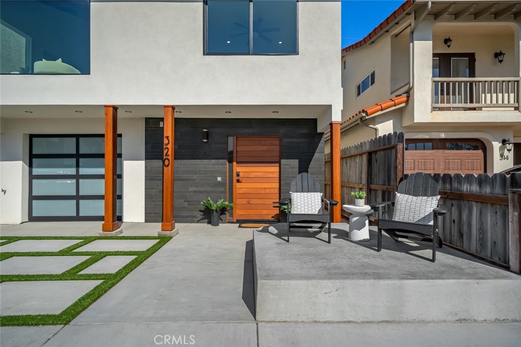 320 Capistrano Avenue