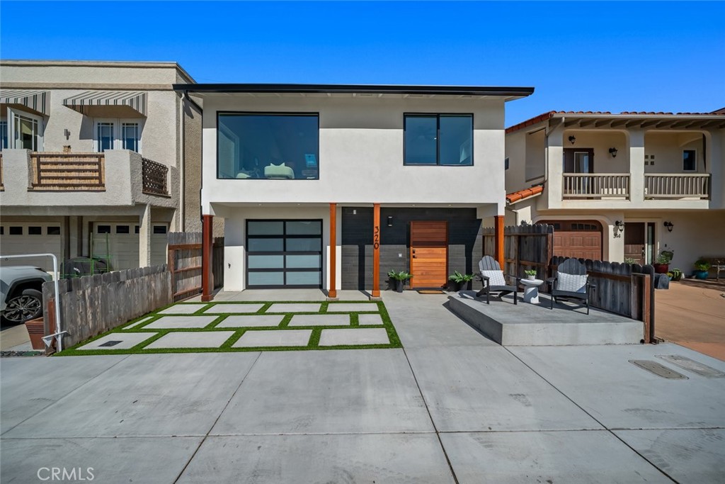 320 Capistrano Avenue
