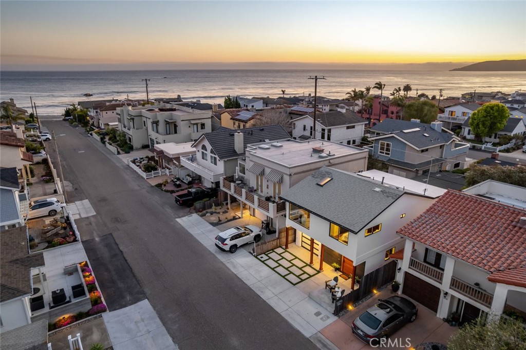 320 Capistrano Avenue