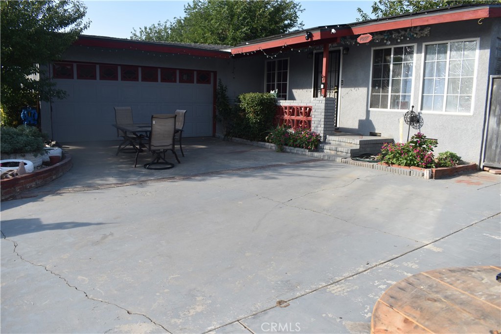 Welcome to This Beautiful Property, Located in East Lancaster offering 3 Bedrooms 2 full Bath, Korean counter tops, Laundry area inside property, Beauful Gate, New Roof, Central Air and Heater, Laminated floors, Solar Panels will paid off at close of escrow (see Agent Remarks for more Information) Beautiful Back Yard , and Mluch More....