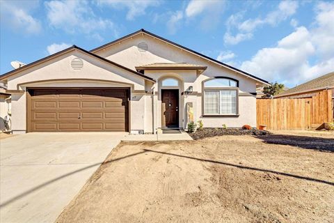 Photo of 715 Skinner Street, Soledad, CA 93960 (MLS # ML82022505)