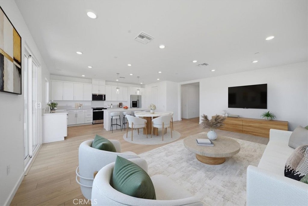 3329 E Avenue J-4