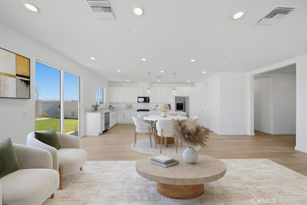 3329 E Avenue J-4