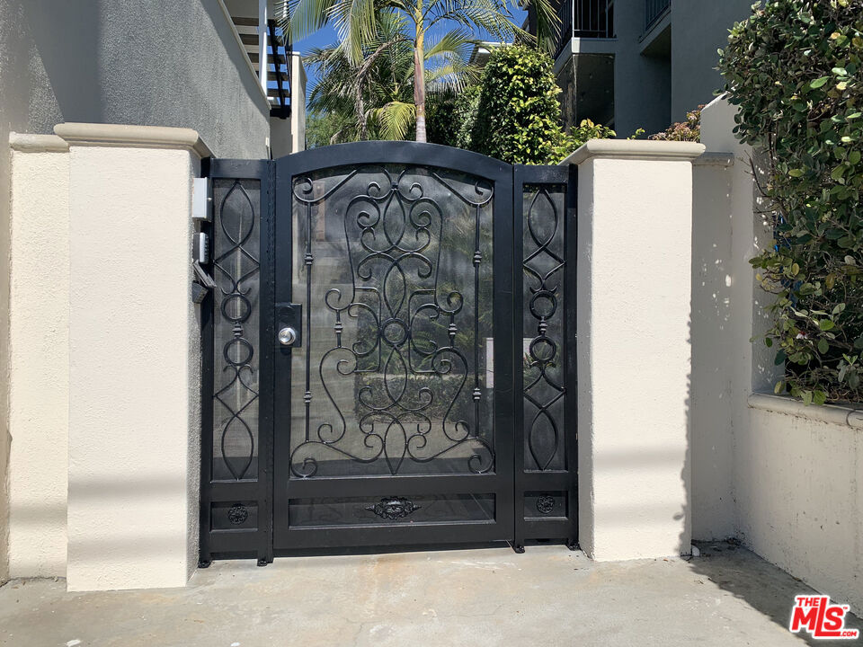 4211 Franklin Avenue