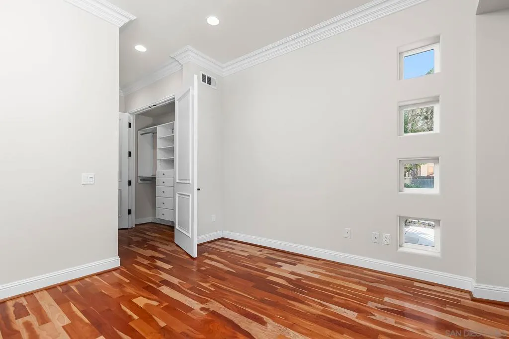 La Jolla, California 92037, United States, 3 Bedrooms Bedrooms, ,4 BathroomsBathrooms,Residential,Active,201324