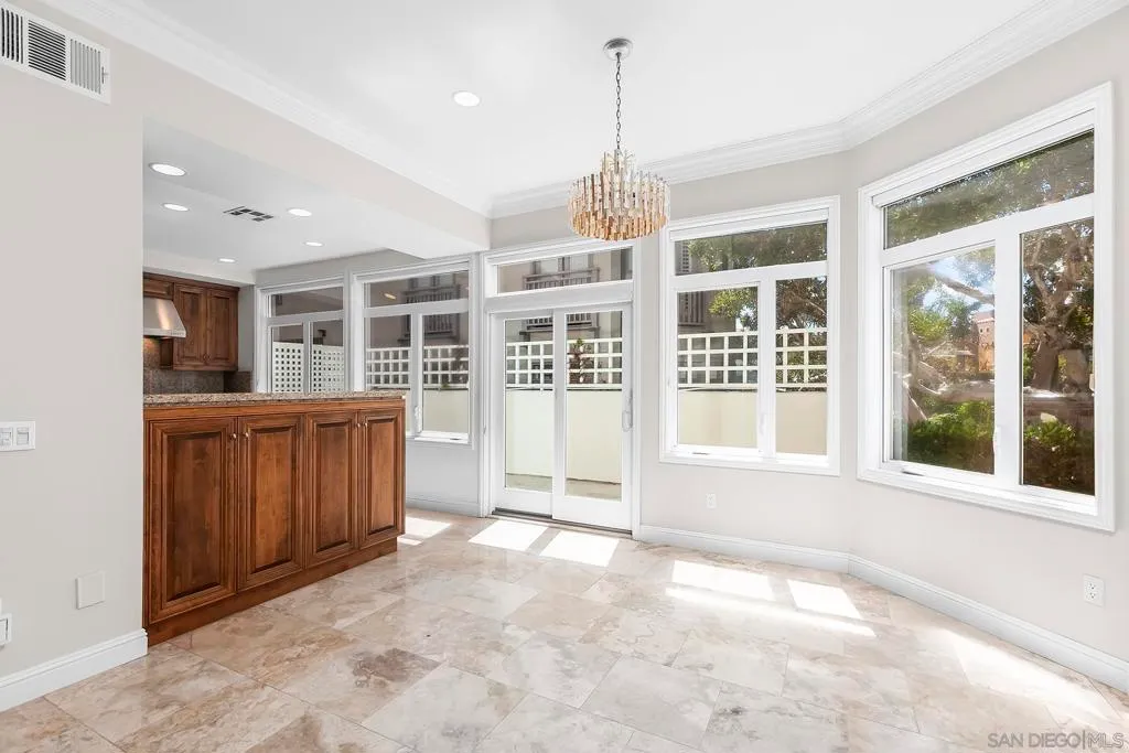 La Jolla, California 92037, United States, 3 Bedrooms Bedrooms, ,4 BathroomsBathrooms,Residential,Active,201324