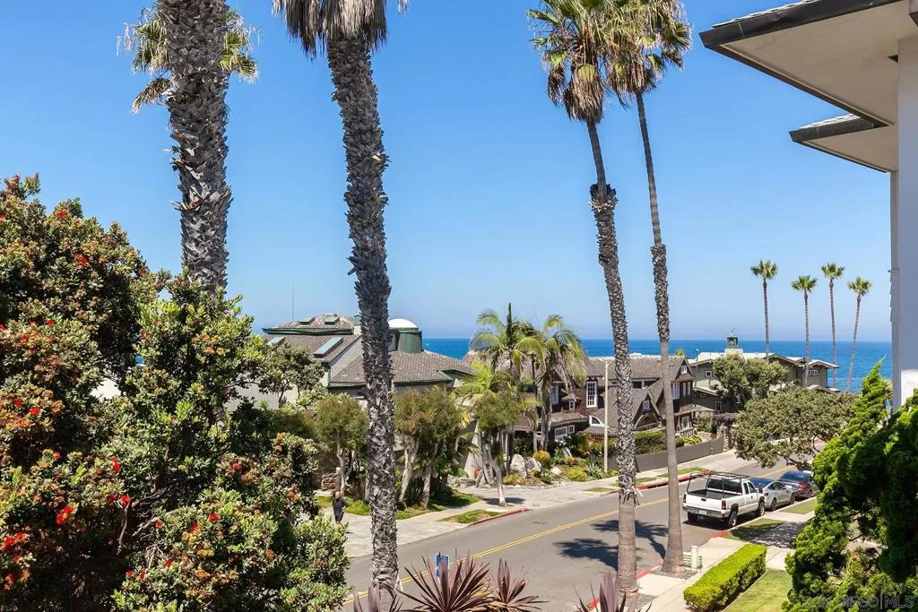 La Jolla, California 92037, United States, 3 Bedrooms Bedrooms, ,4 BathroomsBathrooms,Residential,Active,201324
