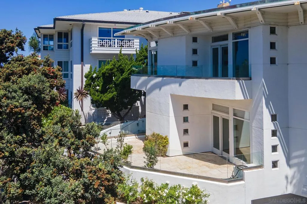 La Jolla, California 92037, United States, 3 Bedrooms Bedrooms, ,4 BathroomsBathrooms,Residential,Active,201324
