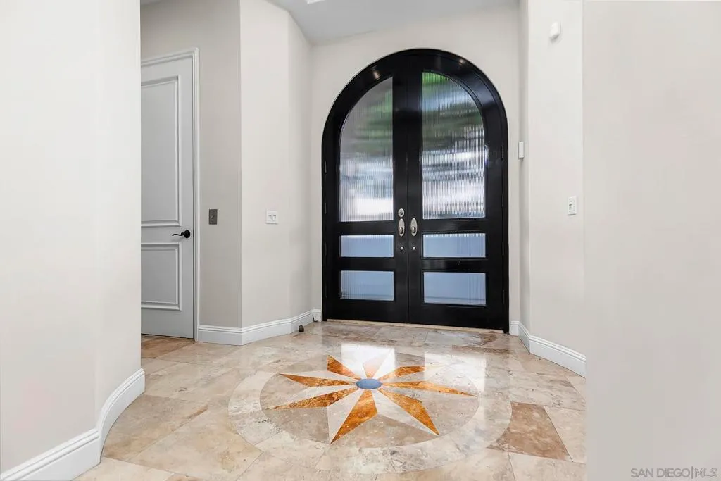 La Jolla, California 92037, United States, 3 Bedrooms Bedrooms, ,4 BathroomsBathrooms,Residential,Active,201324