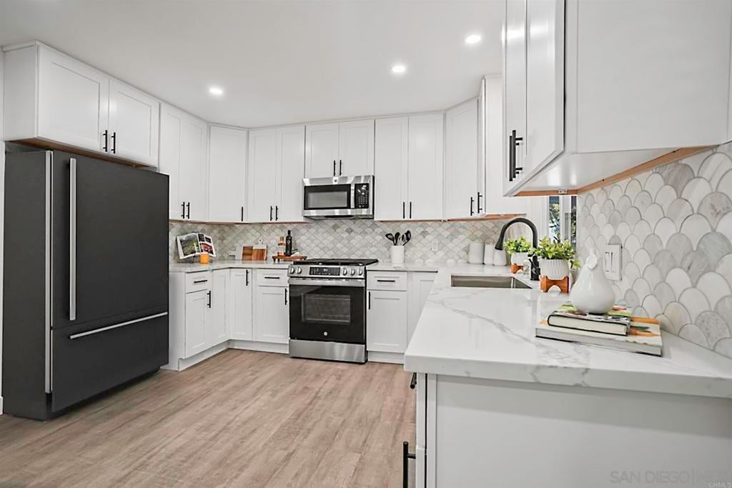 5313 Don Miguel Drive Dr, Carlsbad CA 92010