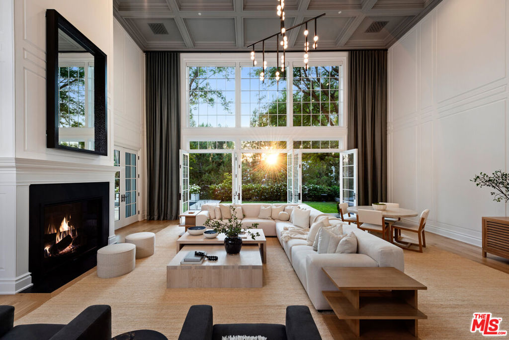 Properties 3 491 N Tigertail Road