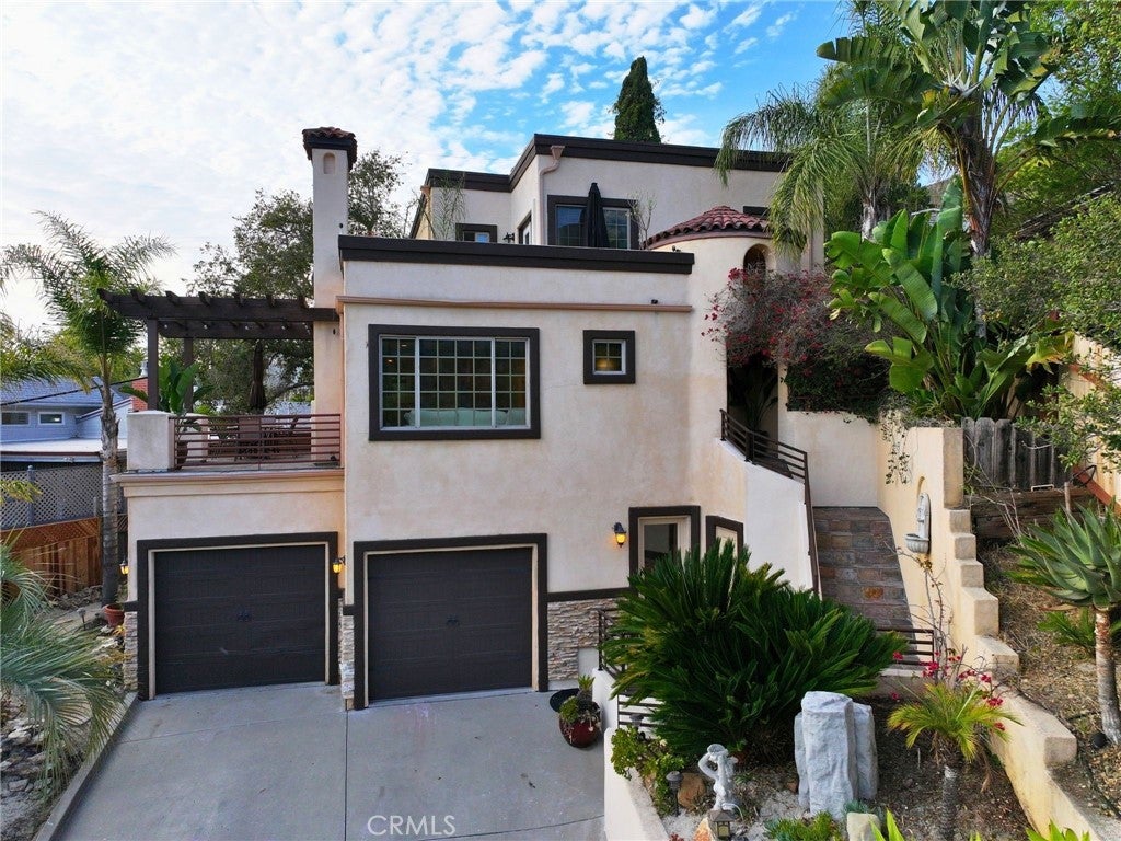 2176 Santa Ynez Ave.