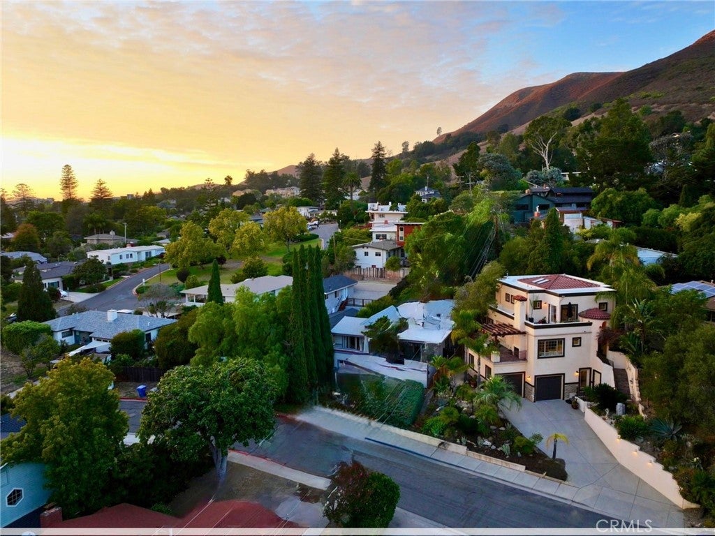 2176 Santa Ynez Ave.