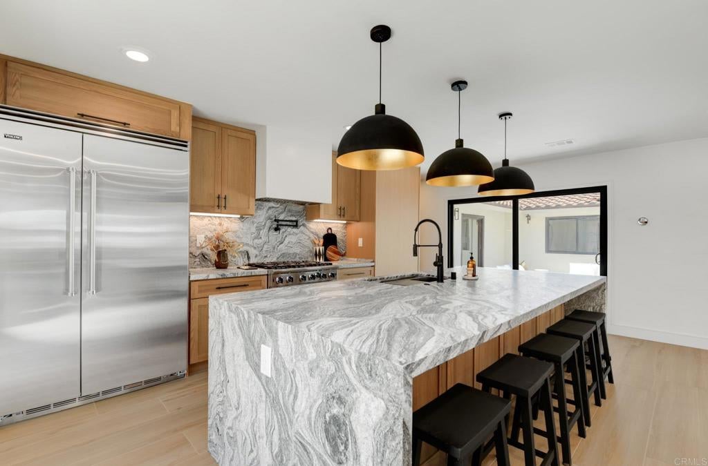 8838 La Jolla Scenic Drive N