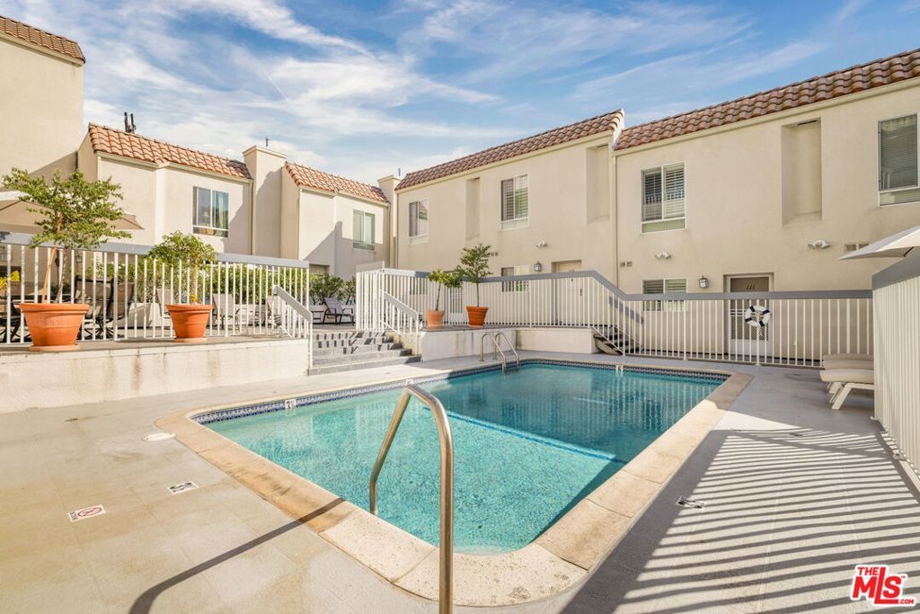 Photo of 4242 Stansbury Avenue #116, Sherman Oaks, CA 91423 (MLS # 26844753)
