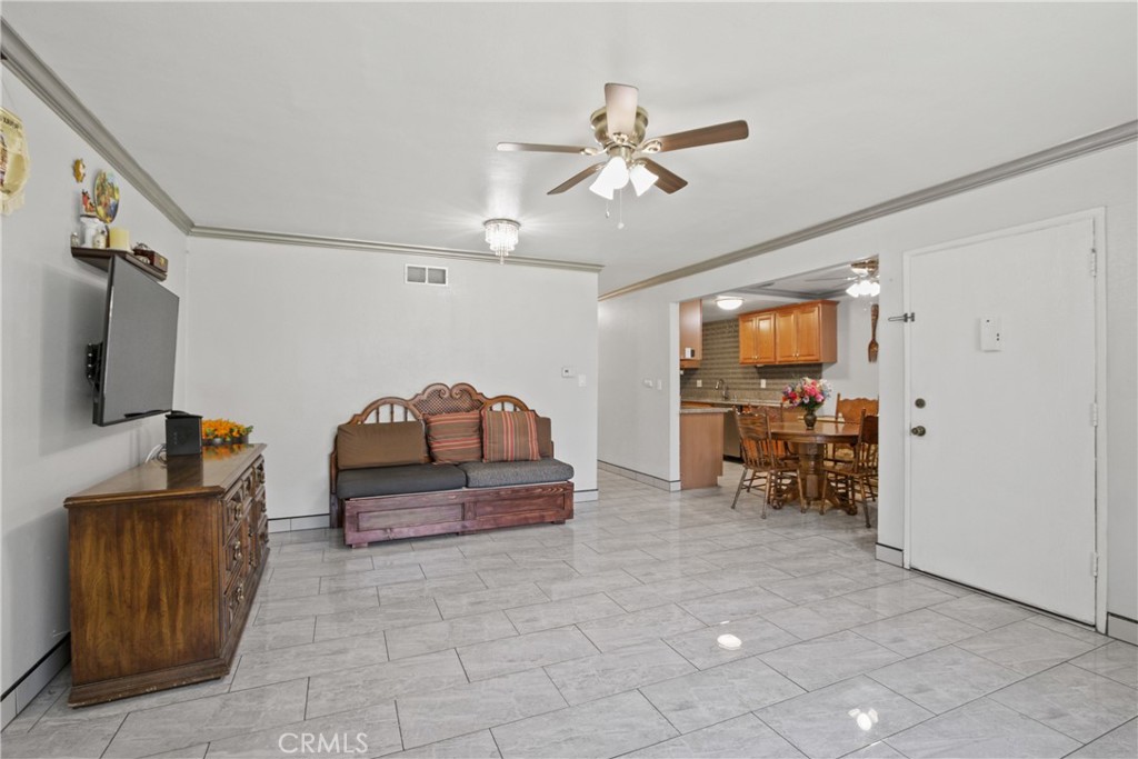 9155 Pacific Avenue 264