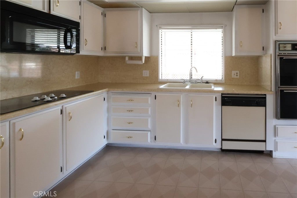 1525 W Oakland Avenue 31