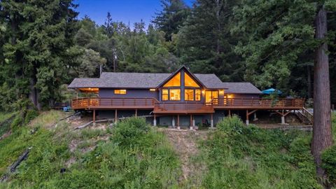 Photo of 16000 Redwood Lodge Road, Los Gatos, CA 95033 (MLS # ML82041854)