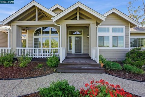 Photo of 100 Sky Ranch Ln Ln, Pleasant Hill, CA 94523 (MLS # 41131629)