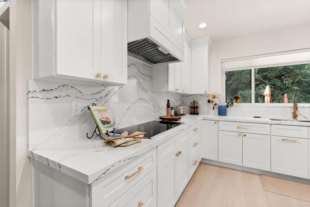 BLACKHAWK COUNTRY CLUB - Residential