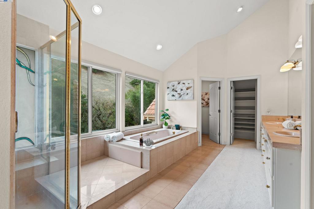 BLACKHAWK COUNTRY CLUB - Residential