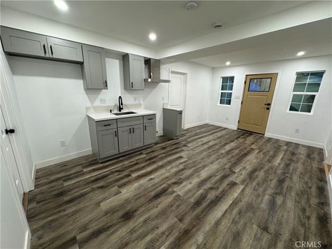 2566 Broadway Huntington Park CA 90255