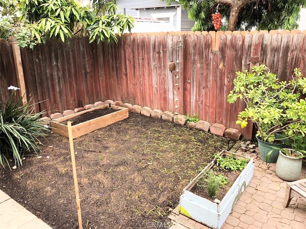 Alamitos Beach (AB) - Residential Income