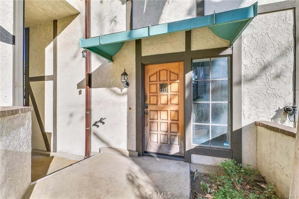 115 E Rosewood Court