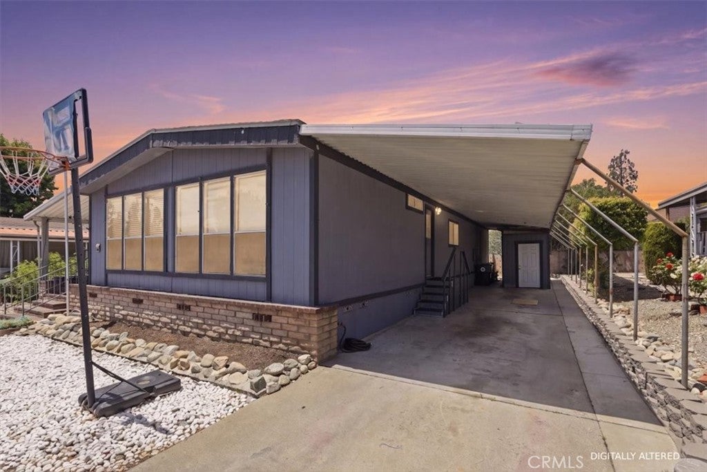 929 E Foothill 198