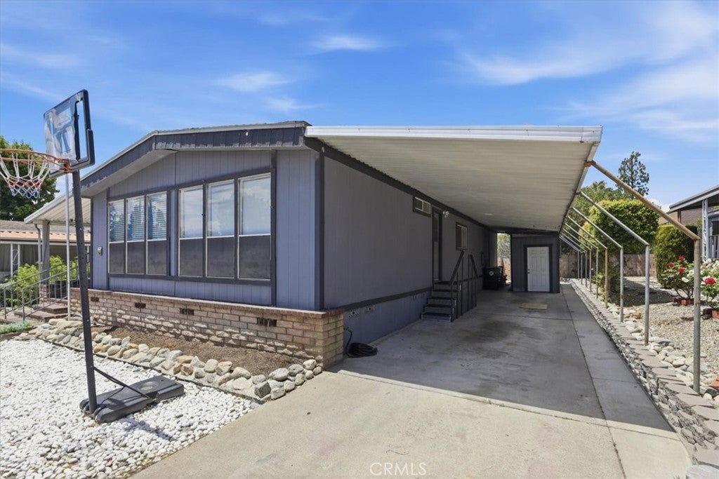 929 E Foothill 198
