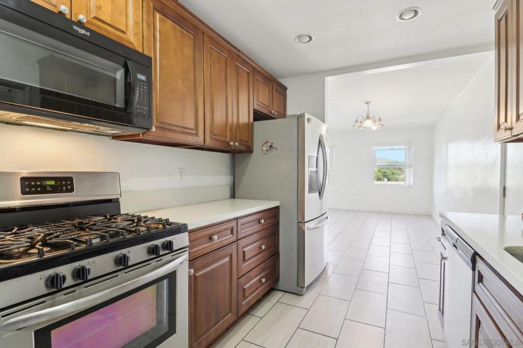 7905 Lansing Dr