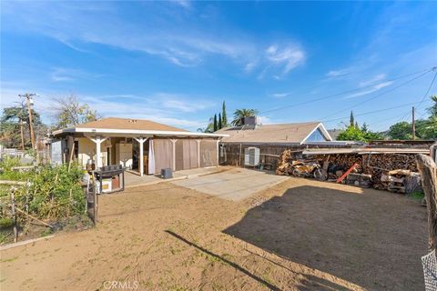 Photo of 17607 Mackay Ave, Lake Elsinore, CA 92530 (MLS # RS26090059)