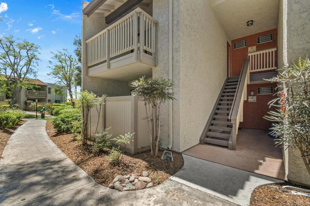 9959 Azuaga Street 105